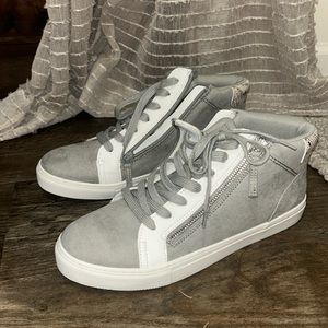 Universal Thread Sneakers